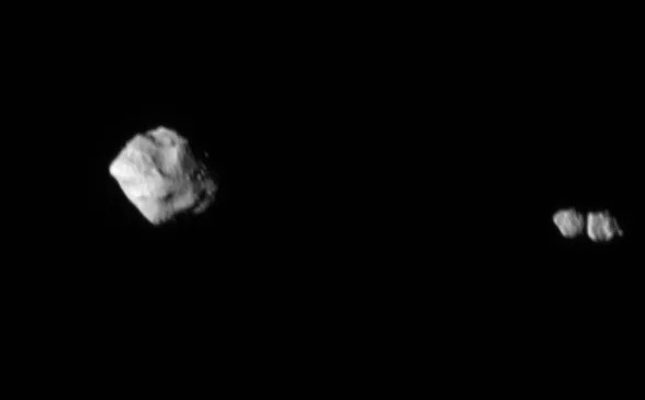 Lucy flyby of Dinkinesh asteroid